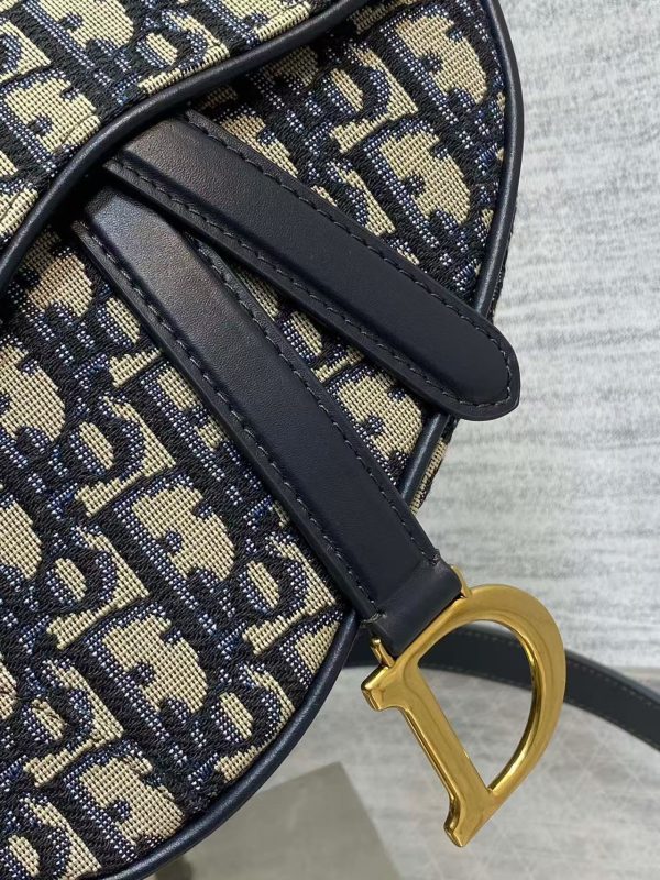 Dior Saddle in Blue Oblique Jacquard - Image 4